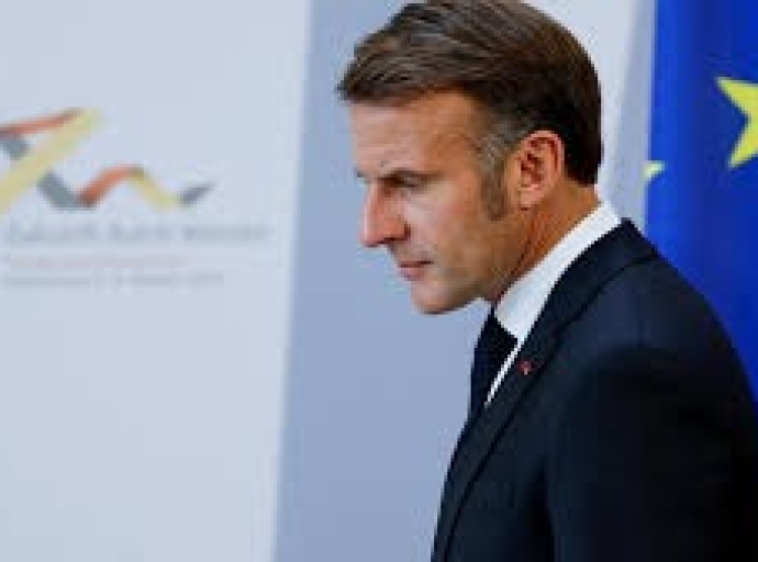 La France est-elle toujours un modèle de démocratie pour l'Afrique francophone dont la plupart des pays ont copié inutilement sa Constitution ?